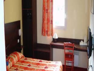 Comfort Hotel Poissy Technoparc Kültér fotó