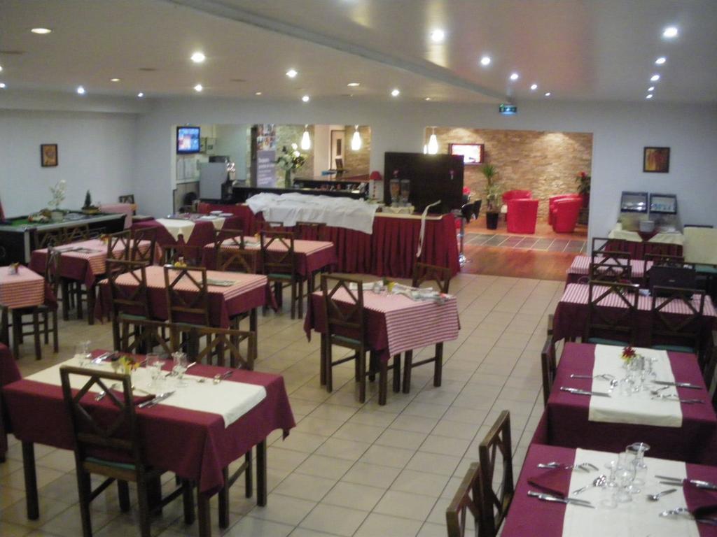 Comfort Hotel Poissy Technoparc Kültér fotó